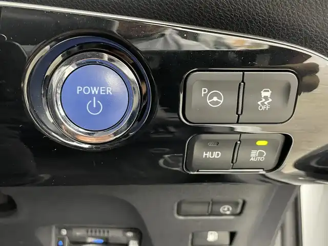 トヨタ プリウス ＰＨＶ A プレミアム 埼玉県 2022(令4)年 3.9万km プラチナホワイトパールマイカ 純正ナビ　/パノラミックビューモニター　/プリクラッシュセーフティ/ブラインドスポットモニター/レーダークルーズコントロール/レーンキープアシスト/ヘッドアップディスプレイ/ステアリングヒーター/シートヒーター/ベンチレーション/ドライブレコーダー/AC100V/LEDオートライト/ETC2.0