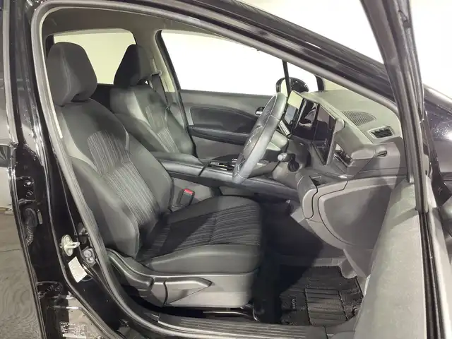 日産 ノート X 神奈川県 2024(令6)年 4.4万km スーパーブラック 純正9型ディスプレイオーディオ/AM　FM　フルセグ　USB　Bluetooth　AppleCarPlay　HDMI　/アラウンドビューモニター/プロパイロット/ハンドル支援/側方支援/後側方支援/後退時車両検知警報/ふらつき警報/デジタルインナーミラー/革巻きステアリング/ステアリングヒーター/ステアリングスイッチ/ブレーキオートホールド/前席シートヒーター/ビルトインETC2.0/置くだけ充電/純正フロアマット/スマートキー/スペアキー/LEDヘッドライト/オートライト/オートハイビーム/ヘッドライトレベライザー/純正16インチアルミホイル