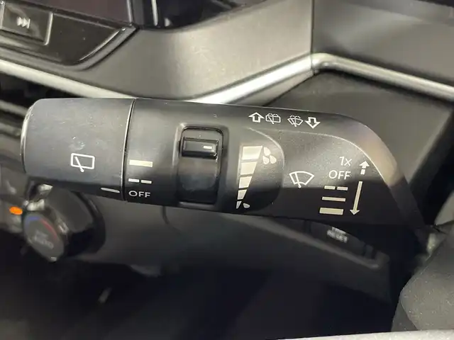 日産 ノート X 神奈川県 2024(令6)年 4.4万km スーパーブラック 純正9型ディスプレイオーディオ/AM　FM　フルセグ　USB　Bluetooth　AppleCarPlay　HDMI　/アラウンドビューモニター/プロパイロット/ハンドル支援/側方支援/後側方支援/後退時車両検知警報/ふらつき警報/デジタルインナーミラー/革巻きステアリング/ステアリングヒーター/ステアリングスイッチ/ブレーキオートホールド/前席シートヒーター/ビルトインETC2.0/置くだけ充電/純正フロアマット/スマートキー/スペアキー/LEDヘッドライト/オートライト/オートハイビーム/ヘッドライトレベライザー/純正16インチアルミホイル