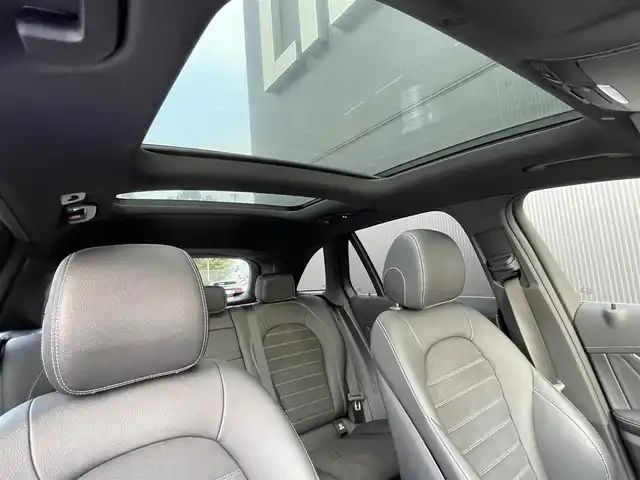 メルセデス・ベンツ ＧＬＣ２２０ d 4マチック AMGライン 長野県 2020(令2)年 2.8万km オブシディアンブラック パノラミックスライディングルーフ/エアサスペンション/純正HDDナビ/フルセグTV/360°ビューカメラ/ハーフレザーシート/D/Nパワーシート/シートヒーター/アンビエントライト/LEDヘッドライト/パワーバックドア/レーダーセーフティパッケージ/パークトロニック/ダイヤモンドグリル/ルーフレール/リア5面プライバシーガラス/キーレスゴー/ETC2.0/保証書・取説・スペアキー