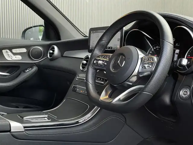 メルセデス・ベンツ ＧＬＣ２２０ d 4マチック AMGライン 長野県 2020(令2)年 2.8万km オブシディアンブラック パノラミックスライディングルーフ/エアサスペンション/純正HDDナビ/フルセグTV/360°ビューカメラ/ハーフレザーシート/D/Nパワーシート/シートヒーター/アンビエントライト/LEDヘッドライト/パワーバックドア/レーダーセーフティパッケージ/パークトロニック/ダイヤモンドグリル/ルーフレール/リア5面プライバシーガラス/キーレスゴー/ETC2.0/保証書・取説・スペアキー