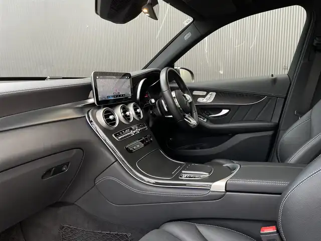 メルセデス・ベンツ ＧＬＣ２２０ d 4マチック AMGライン 長野県 2020(令2)年 2.8万km オブシディアンブラック パノラミックスライディングルーフ/エアサスペンション/純正HDDナビ/フルセグTV/360°ビューカメラ/ハーフレザーシート/D/Nパワーシート/シートヒーター/アンビエントライト/LEDヘッドライト/パワーバックドア/レーダーセーフティパッケージ/パークトロニック/ダイヤモンドグリル/ルーフレール/リア5面プライバシーガラス/キーレスゴー/ETC2.0/保証書・取説・スペアキー