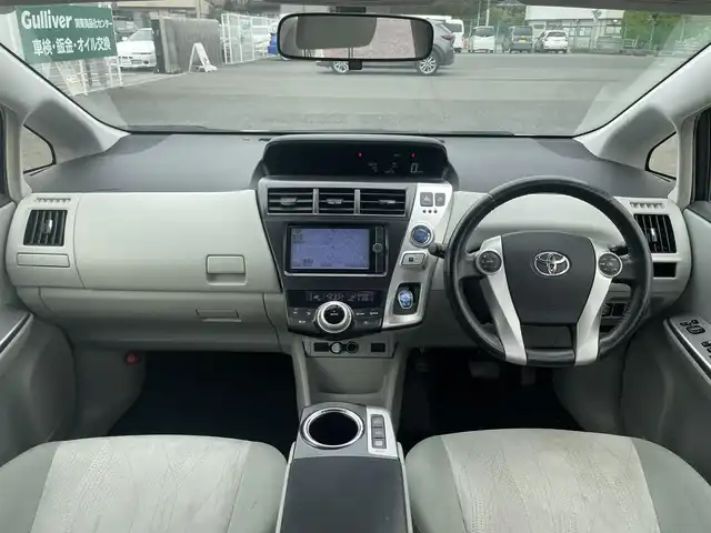 トヨタ プリウス α G ツーリングセレクション 埼玉県 2012(平24)年 11.3万km ホワイトパールクリスタルシャイン (株)IDOMが運営する【じしゃロン鳩ヶ谷店】の自社ローン専用車両になりますこちらは現金またはオートローンご利用時の価格です。自社ローンご希望の方は別途その旨お申付け下さい/純正SDナビ/純正フルセグテレビ/バックカメラ/プッシュスタート/クルーズコントロール/革巻きステアリング/ステアリングスイッチ/フォグランプ/ETC/純正17インチAW/純正フロアマット/スマートキー/スペアキー1本/ドアバイザー/電動格納式ウィンカーミラー/ISOFIX