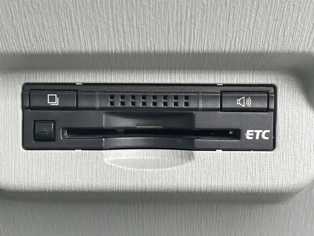 トヨタ プリウス α G ツーリングセレクション 埼玉県 2012(平24)年 11.3万km ホワイトパールクリスタルシャイン (株)IDOMが運営する【じしゃロン鳩ヶ谷店】の自社ローン専用車両になりますこちらは現金またはオートローンご利用時の価格です。自社ローンご希望の方は別途その旨お申付け下さい/純正SDナビ/純正フルセグテレビ/バックカメラ/プッシュスタート/クルーズコントロール/革巻きステアリング/ステアリングスイッチ/フォグランプ/ETC/純正17インチAW/純正フロアマット/スマートキー/スペアキー1本/ドアバイザー/電動格納式ウィンカーミラー/ISOFIX