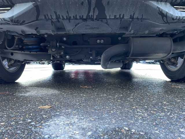 レクサス ＮＸ 300h Fスポーツ 道東・釧路十勝 2015(平27)年 5.5万km スターライトブラックガラスフレーク 4WD/サンルーフ/純正ナビ(FM・AM・BT・SD・CD・DVD)/バックカメラ/シートヒーター前席/電動パーキングブレーキ/コーナーセンサー/パワーリアゲート/ステアリングヒーター/クルーズコントロール/積込タイヤ(アルミ付スタッドレス)/パドルシフト/ETC/プッシュスタート/純正ドアバイザー/電格ミラー/純正フロアマット/横滑り防止