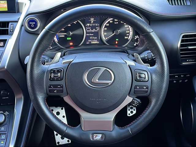 レクサス ＮＸ 300h Fスポーツ 道東・釧路十勝 2015(平27)年 5.5万km スターライトブラックガラスフレーク 4WD/サンルーフ/純正ナビ(FM・AM・BT・SD・CD・DVD)/バックカメラ/シートヒーター前席/電動パーキングブレーキ/コーナーセンサー/パワーリアゲート/ステアリングヒーター/クルーズコントロール/積込タイヤ(アルミ付スタッドレス)/パドルシフト/ETC/プッシュスタート/純正ドアバイザー/電格ミラー/純正フロアマット/横滑り防止