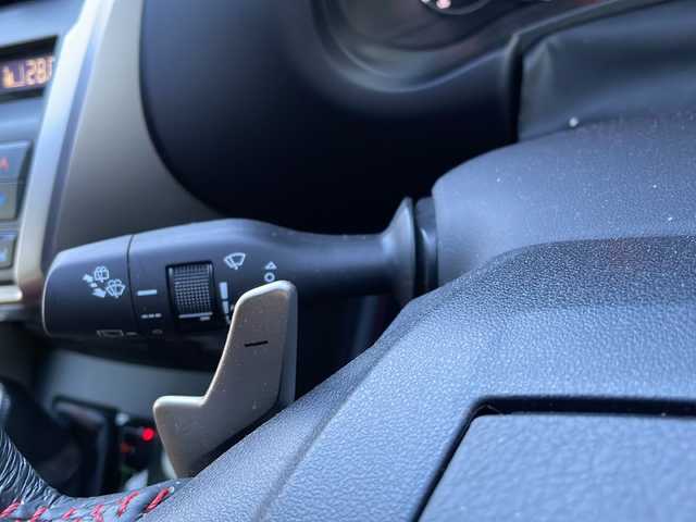 レクサス ＮＸ 300h Fスポーツ 道東・釧路十勝 2015(平27)年 5.5万km スターライトブラックガラスフレーク 4WD/サンルーフ/純正ナビ(FM・AM・BT・SD・CD・DVD)/バックカメラ/シートヒーター前席/電動パーキングブレーキ/コーナーセンサー/パワーリアゲート/ステアリングヒーター/クルーズコントロール/積込タイヤ(アルミ付スタッドレス)/パドルシフト/ETC/プッシュスタート/純正ドアバイザー/電格ミラー/純正フロアマット/横滑り防止