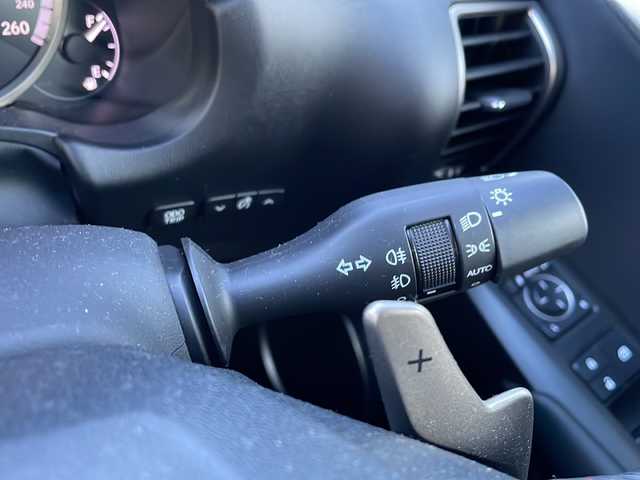 レクサス ＮＸ 300h Fスポーツ 道東・釧路十勝 2015(平27)年 5.5万km スターライトブラックガラスフレーク 4WD/サンルーフ/純正ナビ(FM・AM・BT・SD・CD・DVD)/バックカメラ/シートヒーター前席/電動パーキングブレーキ/コーナーセンサー/パワーリアゲート/ステアリングヒーター/クルーズコントロール/積込タイヤ(アルミ付スタッドレス)/パドルシフト/ETC/プッシュスタート/純正ドアバイザー/電格ミラー/純正フロアマット/横滑り防止