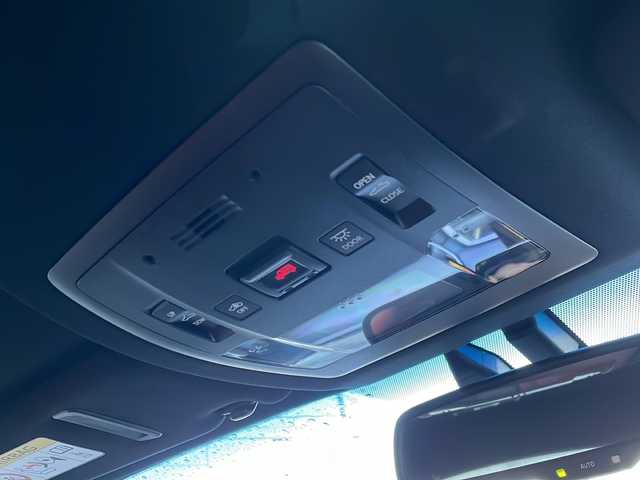 レクサス ＮＸ 300h Fスポーツ 道東・釧路十勝 2015(平27)年 5.5万km スターライトブラックガラスフレーク 4WD/サンルーフ/純正ナビ(FM・AM・BT・SD・CD・DVD)/バックカメラ/シートヒーター前席/電動パーキングブレーキ/コーナーセンサー/パワーリアゲート/ステアリングヒーター/クルーズコントロール/積込タイヤ(アルミ付スタッドレス)/パドルシフト/ETC/プッシュスタート/純正ドアバイザー/電格ミラー/純正フロアマット/横滑り防止