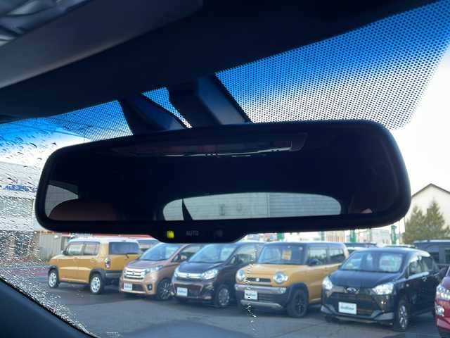 レクサス ＮＸ 300h Fスポーツ 道東・釧路十勝 2015(平27)年 5.5万km スターライトブラックガラスフレーク 4WD/サンルーフ/純正ナビ(FM・AM・BT・SD・CD・DVD)/バックカメラ/シートヒーター前席/電動パーキングブレーキ/コーナーセンサー/パワーリアゲート/ステアリングヒーター/クルーズコントロール/積込タイヤ(アルミ付スタッドレス)/パドルシフト/ETC/プッシュスタート/純正ドアバイザー/電格ミラー/純正フロアマット/横滑り防止