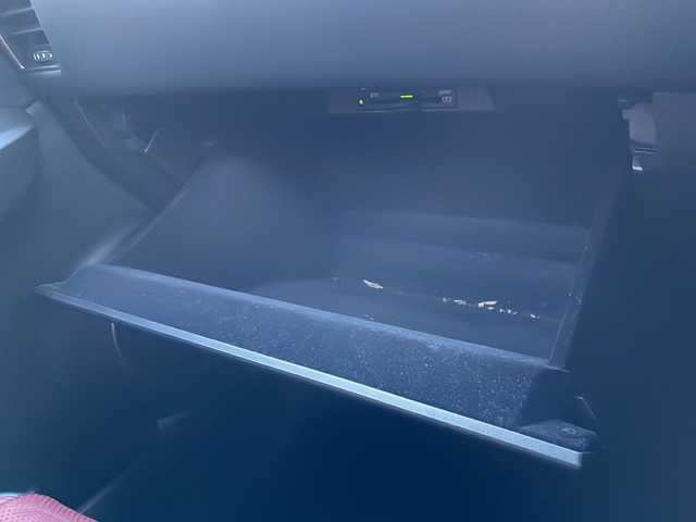 レクサス ＮＸ 300h Fスポーツ 道東・釧路十勝 2015(平27)年 5.5万km スターライトブラックガラスフレーク 4WD/サンルーフ/純正ナビ(FM・AM・BT・SD・CD・DVD)/バックカメラ/シートヒーター前席/電動パーキングブレーキ/コーナーセンサー/パワーリアゲート/ステアリングヒーター/クルーズコントロール/積込タイヤ(アルミ付スタッドレス)/パドルシフト/ETC/プッシュスタート/純正ドアバイザー/電格ミラー/純正フロアマット/横滑り防止