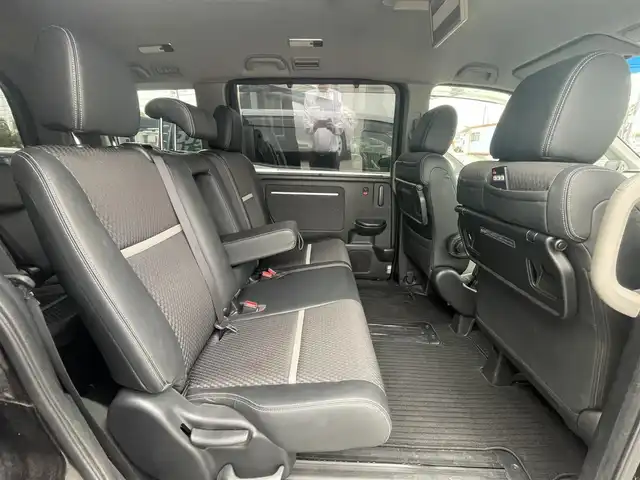 ホンダ ステップワゴン スパーダ クールスピリット 神奈川県 2015(平27)年 7.5万km プレミアムスパークルブラックパール 衝突軽減システム/レーンキープアシスト/横滑り防止装置/アダプティブクルーズコントロール/パドルシフト/カーテンエアバッグ/サイドエアバッグ/純正ナビ/FM/AM/BT/DVD/CD/フルセグTV/HDMI/USB/バックカメラ/純正フリップダウン/ハーフレザーシート/シートヒーターD席＋N席/ワクワクゲート/両側パワースライドドア/純正17インチAW/ウォークスルー/スマートキーx2本/オートライト/LEDヘッドライト/フォグランプ