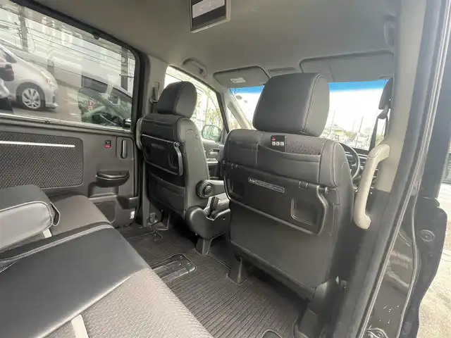 ホンダ ステップワゴン スパーダ クールスピリット 神奈川県 2015(平27)年 7.5万km プレミアムスパークルブラックパール 衝突軽減システム/レーンキープアシスト/横滑り防止装置/アダプティブクルーズコントロール/パドルシフト/カーテンエアバッグ/サイドエアバッグ/純正ナビ/FM/AM/BT/DVD/CD/フルセグTV/HDMI/USB/バックカメラ/純正フリップダウン/ハーフレザーシート/シートヒーターD席＋N席/ワクワクゲート/両側パワースライドドア/純正17インチAW/ウォークスルー/スマートキーx2本/オートライト/LEDヘッドライト/フォグランプ