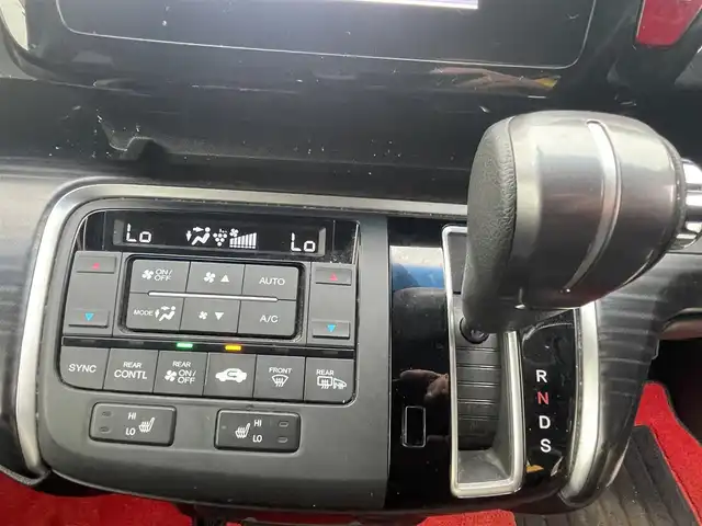 ホンダ ステップワゴン スパーダ クールスピリット 神奈川県 2015(平27)年 7.5万km プレミアムスパークルブラックパール 衝突軽減システム/レーンキープアシスト/横滑り防止装置/アダプティブクルーズコントロール/パドルシフト/カーテンエアバッグ/サイドエアバッグ/純正ナビ/FM/AM/BT/DVD/CD/フルセグTV/HDMI/USB/バックカメラ/純正フリップダウン/ハーフレザーシート/シートヒーターD席＋N席/ワクワクゲート/両側パワースライドドア/純正17インチAW/ウォークスルー/スマートキーx2本/オートライト/LEDヘッドライト/フォグランプ