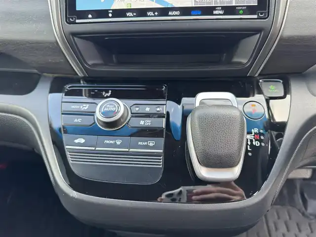 ホンダ フリード ハイブリット G ホンダセンシング 愛媛県 2020(令2)年 6.4万km クリスタルブラックパール ホンダセンシング/プッシュスタート/純正8インチナビ（CD/DVD/フルセグTV/Bluetooth/SD)/バックカメラ/ETC/両側パワースライドドア/オートライト/スマートキー/LEDヘッドライト/純正アルミホイール