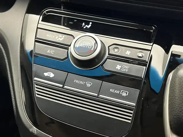 ホンダ フリード ハイブリット G ホンダセンシング 滋賀県 2020(令2)年 6.4万km クリスタルブラックパール 純正9インチナビ/ＣＤ/DVD/USB/Bluetooth/フルセグテレビ/バックカメラ/ホンダセンシング/両側パワースライドドア/ハーフレザーシート/LEDヘッドライト/オートライト/プッシュスタート/スマートキー/純正フロアマット