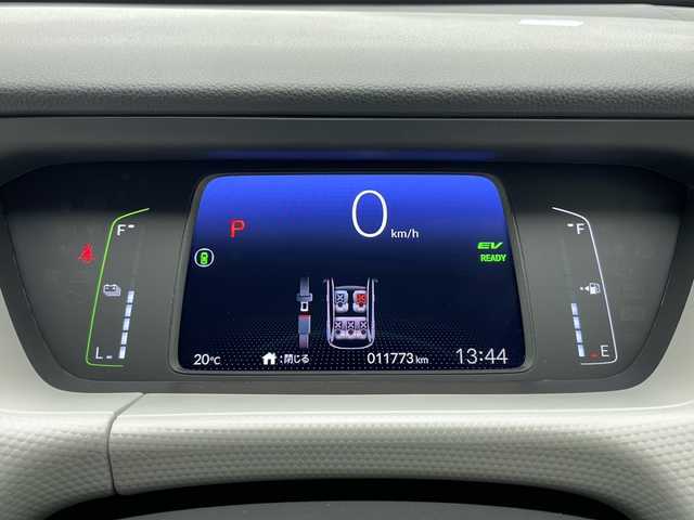 ホンダ フィット e:HEVベーシック 千葉県 2022(令4)年 1.2万km ルナシルバーM 純正SDナビ【VXU-225FTi】/(フルセグTV/Bluetooth/SD/CD/DVD/USB)/バックカメラ/衝突被害軽減ブレーキ/レーンキープアシスト/コーナーセンサー(前後)/レーダークルーズコントロール/社外ドライブレコーダー(前後)/社外ETC/純正フロアマット/社外15インチアルミホイール/LEDヘッドライト/オートライト/エアバッグ(W+サイド+カーテン)/プッシュスタート