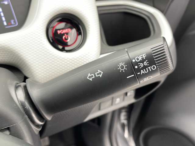 ホンダ フィット e:HEVベーシック 千葉県 2022(令4)年 1.2万km ルナシルバーM 純正SDナビ【VXU-225FTi】/(フルセグTV/Bluetooth/SD/CD/DVD/USB)/バックカメラ/衝突被害軽減ブレーキ/レーンキープアシスト/コーナーセンサー(前後)/レーダークルーズコントロール/社外ドライブレコーダー(前後)/社外ETC/純正フロアマット/社外15インチアルミホイール/LEDヘッドライト/オートライト/エアバッグ(W+サイド+カーテン)/プッシュスタート