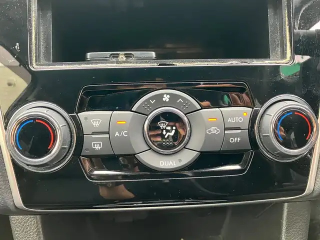 スバル レヴォーグ 1．6GT アイサイト 静岡県 2014(平26)年 4.3万km ギャラクシーブルーシリカ SDナビ（BT接続、ワンセグTV）/ETC/パドルシフト/ターボ/USB入力端子/エンジンスタートボタン/取扱説明書/パワーステアリング/パワーウィンドウ/AWD/アイドリングストップ/オートエアコン/レーダークルーズコントロール/スマートキー/スペアキー１本/純正フロアマット/純正アルミホイール/布シート/ABS/横滑り防止装置/レーンキープアシスト/衝突軽減システム/オートライト/LEDヘッドライト/W+サイドエアバッグ