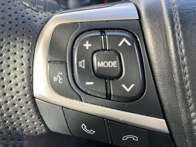 トヨタ ハリアー プレミアム 静岡県 2017(平29)年 5.6万km ホワイトパールクリスタルシャイン /アルパインナビ/地デジTV//社外CD/DVD/Bluetooth//バックカメラ//モデリスタエアロ//レザーシート//シートヒーター//セーフティセンス//オートハイビーム//レーンキープアシスト//クルーズコントロール//LEDヘッドライト//純正18インチAW//保証書//取説