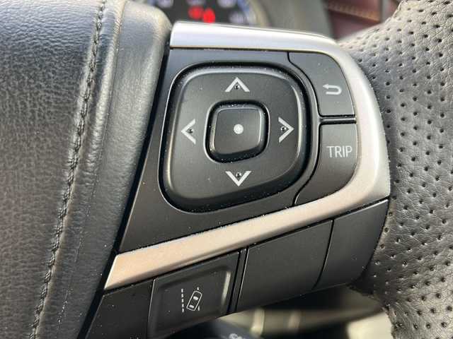 トヨタ ハリアー プレミアム 静岡県 2017(平29)年 5.6万km ホワイトパールクリスタルシャイン /アルパインナビ/地デジTV//社外CD/DVD/Bluetooth//バックカメラ//モデリスタエアロ//レザーシート//シートヒーター//セーフティセンス//オートハイビーム//レーンキープアシスト//クルーズコントロール//LEDヘッドライト//純正18インチAW//保証書//取説