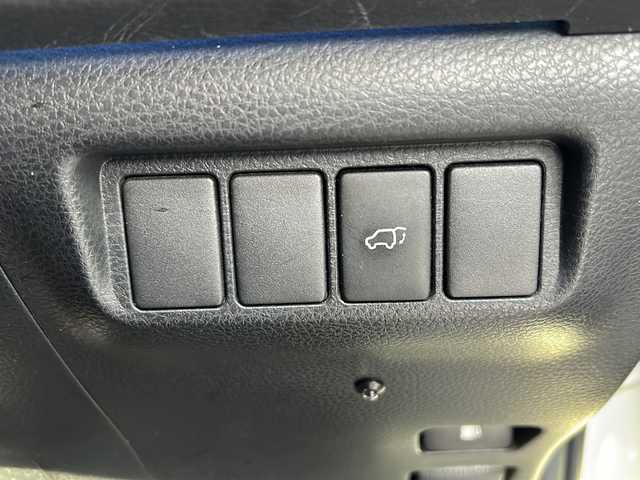 トヨタ ハリアー プレミアム 静岡県 2017(平29)年 5.6万km ホワイトパールクリスタルシャイン /アルパインナビ/地デジTV//社外CD/DVD/Bluetooth//バックカメラ//モデリスタエアロ//レザーシート//シートヒーター//セーフティセンス//オートハイビーム//レーンキープアシスト//クルーズコントロール//LEDヘッドライト//純正18インチAW//保証書//取説