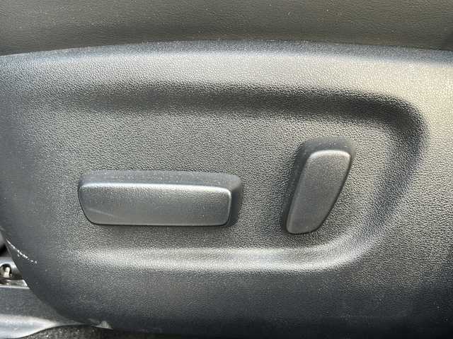 トヨタ ハリアー プレミアム 静岡県 2017(平29)年 5.6万km ホワイトパールクリスタルシャイン /アルパインナビ/地デジTV//社外CD/DVD/Bluetooth//バックカメラ//モデリスタエアロ//レザーシート//シートヒーター//セーフティセンス//オートハイビーム//レーンキープアシスト//クルーズコントロール//LEDヘッドライト//純正18インチAW//保証書//取説