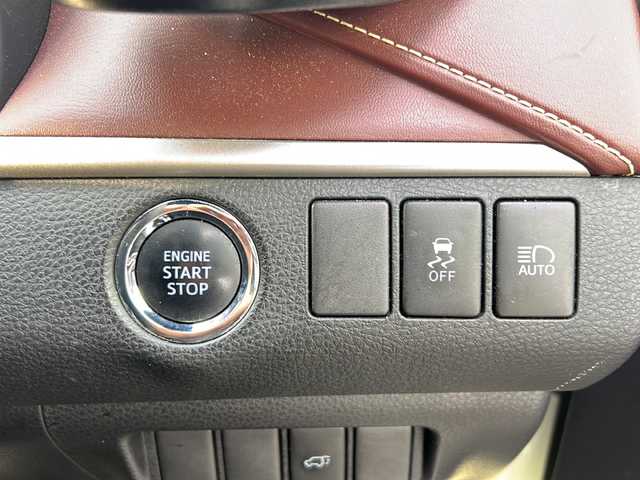 トヨタ ハリアー プレミアム 静岡県 2017(平29)年 5.6万km ホワイトパールクリスタルシャイン /アルパインナビ/地デジTV//社外CD/DVD/Bluetooth//バックカメラ//モデリスタエアロ//レザーシート//シートヒーター//セーフティセンス//オートハイビーム//レーンキープアシスト//クルーズコントロール//LEDヘッドライト//純正18インチAW//保証書//取説