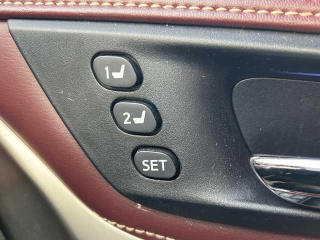 トヨタ ハリアー プレミアム 静岡県 2017(平29)年 5.6万km ホワイトパールクリスタルシャイン /アルパインナビ/地デジTV//社外CD/DVD/Bluetooth//バックカメラ//モデリスタエアロ//レザーシート//シートヒーター//セーフティセンス//オートハイビーム//レーンキープアシスト//クルーズコントロール//LEDヘッドライト//純正18インチAW//保証書//取説