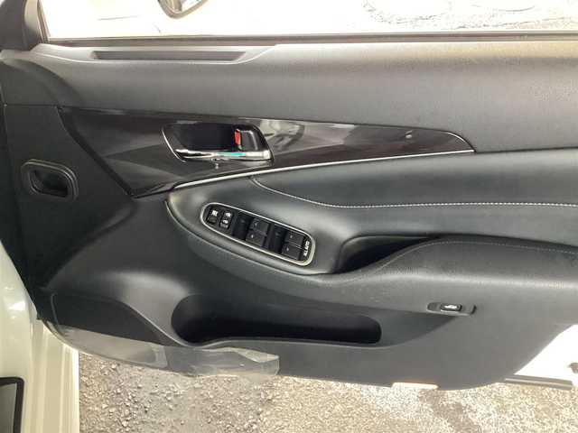 トヨタ クラウン ハイブリッド アスリートS 宮城県 2014(平26)年 4.7万km ホワイトパールクリスタルシャイン トヨタ純正ナビ/（フルセグ/CD/DVD/Bluetooth）/トヨタ純正カメラ一体型ドライブレコーダー/トヨタ純正フロアマット/バックカメラ/パノラミックビューモニター/ビルトインETC/衝突軽減ブレーキ/レーダークルーズコントロール/レーンアシスト/レザーシート/前席パワーシート/前席シートヒーター・ベンチレーション/電動チルトテレスコピックステアリング/オールAUTOパワーウインドウ/フォグランプ/ドアバイザー/スペアタイヤ/保証書・取扱説明書・スペアキー