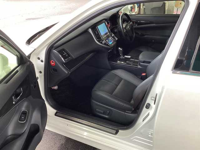 トヨタ クラウン ハイブリッド アスリートS 宮城県 2014(平26)年 4.7万km ホワイトパールクリスタルシャイン トヨタ純正ナビ/（フルセグ/CD/DVD/Bluetooth）/トヨタ純正カメラ一体型ドライブレコーダー/トヨタ純正フロアマット/バックカメラ/パノラミックビューモニター/ビルトインETC/衝突軽減ブレーキ/レーダークルーズコントロール/レーンアシスト/レザーシート/前席パワーシート/前席シートヒーター・ベンチレーション/電動チルトテレスコピックステアリング/オールAUTOパワーウインドウ/フォグランプ/ドアバイザー/スペアタイヤ/保証書・取扱説明書・スペアキー