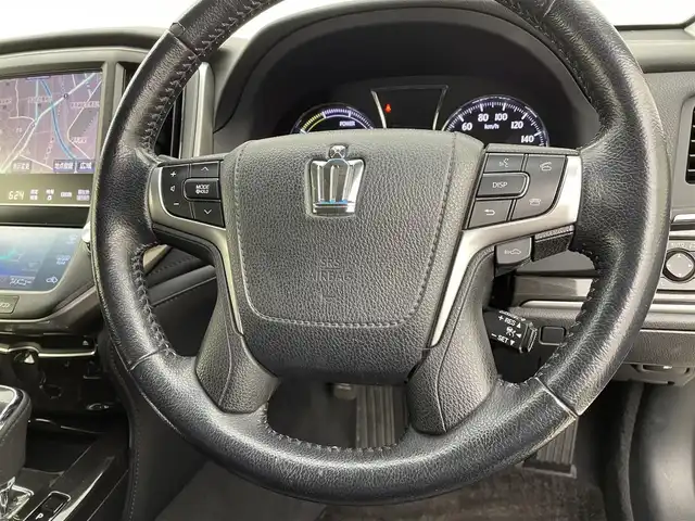 トヨタ クラウン ハイブリッド アスリートS 宮城県 2014(平26)年 4.7万km ホワイトパールクリスタルシャイン トヨタ純正ナビ/（フルセグ/CD/DVD/Bluetooth）/純正カメラ一体型ドライブレコーダー/純正フロアマット/バックカメラ/パノラミックビューモニター/ビルトインETC/衝突軽減ブレーキ/レーダークルーズコントロール/レーンアシスト/レザーシート/前席パワーシート/前席シートヒーター・ベンチレーション/電動チルトテレスコピックステアリング/オールAUTOパワーウインドウ/フォグランプ/ドアバイザー/スペアタイヤ/保証書・取扱説明書・スペアキー