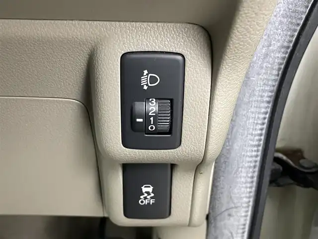 ホンダ Ｎ ＢＯＸ G Lパッケージ 福井県 2013(平25)年 10.6万km プレミアムホワイトパール 社外SDナビ/片側電動ドア/社外ETC/純正アルミホイール/スマートキー/プッシュスタート/ヘッドライトレベライザー/純正フロアマット/ACC/横滑り防止装置/純正キセノンヘッドライト/電動格納ミラー