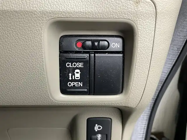 ホンダ Ｎ ＢＯＸ G Lパッケージ 福井県 2013(平25)年 10.6万km プレミアムホワイトパール 社外SDナビ/片側電動ドア/社外ETC/純正アルミホイール/スマートキー/プッシュスタート/ヘッドライトレベライザー/純正フロアマット/ACC/横滑り防止装置/純正キセノンヘッドライト/電動格納ミラー