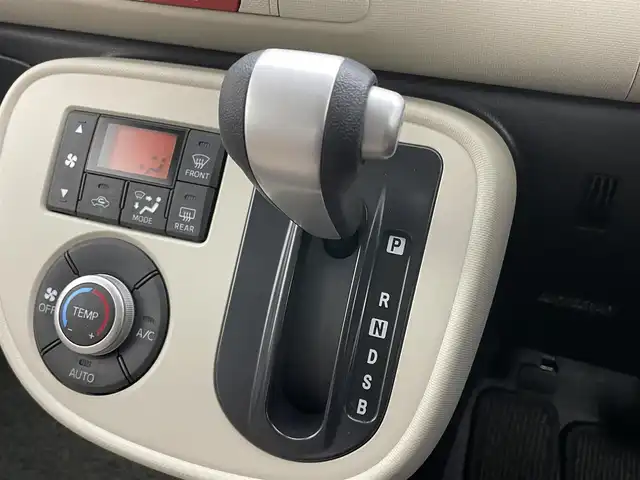 ダイハツ ミラ ココア X 岡山県 2016(平28)年 4.8万km ムースピンクパール 社外ＳＤナビ【MDV-D502BT】/（フルセグ／Ｂｌｕｅｔｏｏｔｈ／ＦＭ・ＡＭ／ＵＳＢ　）/純正フロアマット/スマートキー　/アイドリングストップ　/横滑り防止装置　/ヘッドライトレベライザー　/電格ミラー　/ミュージックサーバー/ミュージックプレイヤー/ＡＣＣ/純正ホイールキャップ