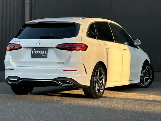 メルセデス・ベンツ Ｂ２００ｄ AMGライン 香川県 2021(令3)年 3.5万km ポーラホワイト アクティブブレーキアシスト/アクティブレーンキーピングアシスト/ブラインドスポット/レーンチェンジアシスト/ワイヤレス充電/ACC/純正ナビ/Bluetooth/地デジ/フロントドラレコ/ETC2.0/オートライト/パドルシフト/シートヒーター/パワーシート/ハーフレザーシート/純正18インチアルミ/コーナーセンサー