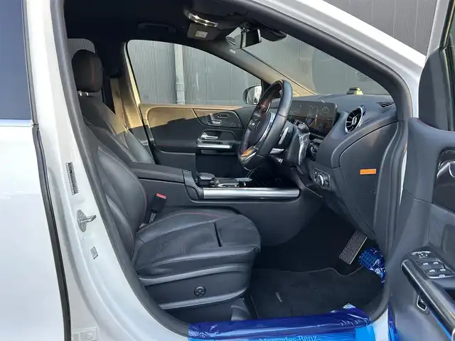 メルセデス・ベンツ Ｂ２００ｄ AMGライン 香川県 2021(令3)年 3.5万km ポーラホワイト アクティブブレーキアシスト/アクティブレーンキーピングアシスト/ブラインドスポット/レーンチェンジアシスト/ワイヤレス充電/ACC/純正ナビ/Bluetooth/地デジ/フロントドラレコ/ETC2.0/オートライト/パドルシフト/シートヒーター/パワーシート/ハーフレザーシート/純正18インチアルミ/コーナーセンサー