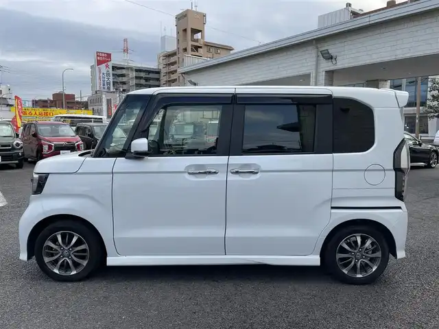 ホンダ Ｎ ＢＯＸ カスタム L 大分県 2021(令3)年 2.1万km プラチナホワイトパール 〇純正メモリーナビ/　CD/DVD/フルセグ/BT/USB/〇バックカメラ/〇クリアランスソナー/〇横滑り防止/〇LKA/〇ホンダセンシング/〇ACC/〇ヘッドライトレベライザー/〇片側パワースライドドア/〇ステアリングスイッチ/〇フロアマット/〇ドアバイザー/〇プライバシーガラス/〇ウインカーミラー/〇ドライブレコーダー/〇保証書/〇取扱説明書/〇スペアキー