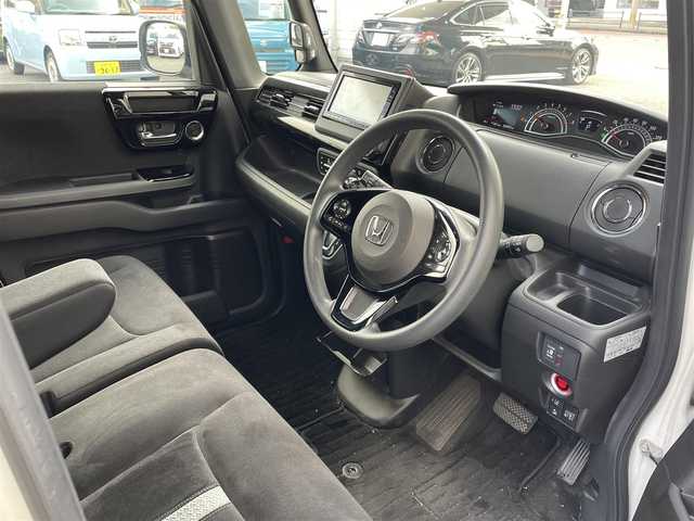 ホンダ Ｎ ＢＯＸ カスタム L 大分県 2021(令3)年 2.1万km プラチナホワイトパール 〇純正メモリーナビ/　CD/DVD/フルセグ/BT/USB/〇バックカメラ/〇クリアランスソナー/〇横滑り防止/〇LKA/〇ホンダセンシング/〇ACC/〇ヘッドライトレベライザー/〇片側パワースライドドア/〇ステアリングスイッチ/〇フロアマット/〇ドアバイザー/〇プライバシーガラス/〇ウインカーミラー/〇ドライブレコーダー/〇保証書/〇取扱説明書/〇スペアキー