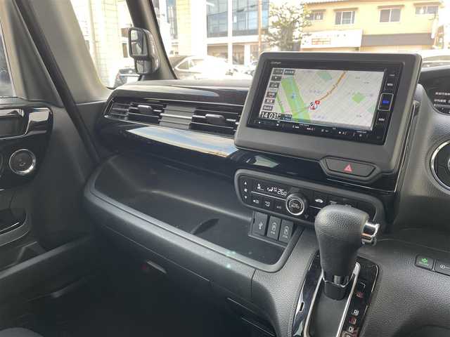 ホンダ Ｎ ＢＯＸ カスタム L 大分県 2021(令3)年 2.1万km プラチナホワイトパール 〇純正メモリーナビ/　CD/DVD/フルセグ/BT/USB/〇バックカメラ/〇クリアランスソナー/〇横滑り防止/〇LKA/〇ホンダセンシング/〇ACC/〇ヘッドライトレベライザー/〇片側パワースライドドア/〇ステアリングスイッチ/〇フロアマット/〇ドアバイザー/〇プライバシーガラス/〇ウインカーミラー/〇ドライブレコーダー/〇保証書/〇取扱説明書/〇スペアキー