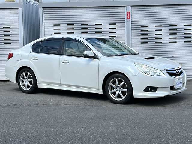 スバル レガシィ Ｂ４ 2．5GT 道央・札幌 2012(平24)年 11.1万km サテンホワイトパール (株)IDOMが運営する【じしゃロン札幌店】の自社ローン専用車両になります。こちらは現金またはオートローンご利用価格です。自社ローンご希望の方は別途その旨お申し付けください。/社外ナビ/ワンセグ/CD/FM/AM/BT/バックカメラ/クルーズコントロール/ETC/４WD/キセノンライト/リモコンキー/純正フロアマット/電動格納ドアミラー/ウィンカードアミラー/社外アルミ/横滑り防止装置