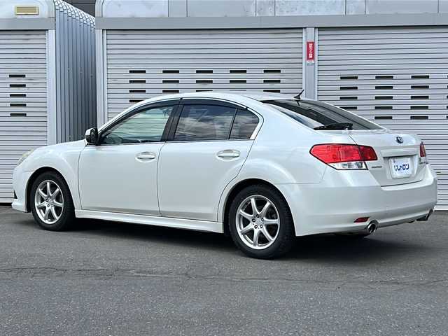 スバル レガシィ Ｂ４ 2．5GT 道央・札幌 2012(平24)年 11.1万km サテンホワイトパール (株)IDOMが運営する【じしゃロン札幌店】の自社ローン専用車両になります。こちらは現金またはオートローンご利用価格です。自社ローンご希望の方は別途その旨お申し付けください。/社外ナビ/ワンセグ/CD/FM/AM/BT/バックカメラ/クルーズコントロール/ETC/４WD/キセノンライト/リモコンキー/純正フロアマット/電動格納ドアミラー/ウィンカードアミラー/社外アルミ/横滑り防止装置