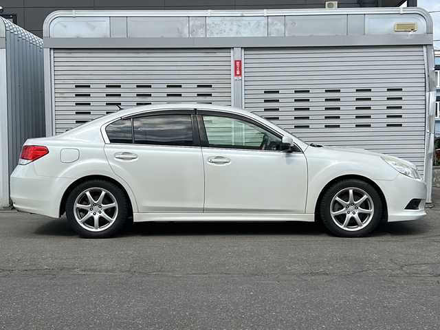 スバル レガシィ Ｂ４ 2．5GT 道央・札幌 2012(平24)年 11.1万km サテンホワイトパール (株)IDOMが運営する【じしゃロン札幌店】の自社ローン専用車両になります。こちらは現金またはオートローンご利用価格です。自社ローンご希望の方は別途その旨お申し付けください。/社外ナビ/ワンセグ/CD/FM/AM/BT/バックカメラ/クルーズコントロール/ETC/４WD/キセノンライト/リモコンキー/純正フロアマット/電動格納ドアミラー/ウィンカードアミラー/社外アルミ/横滑り防止装置