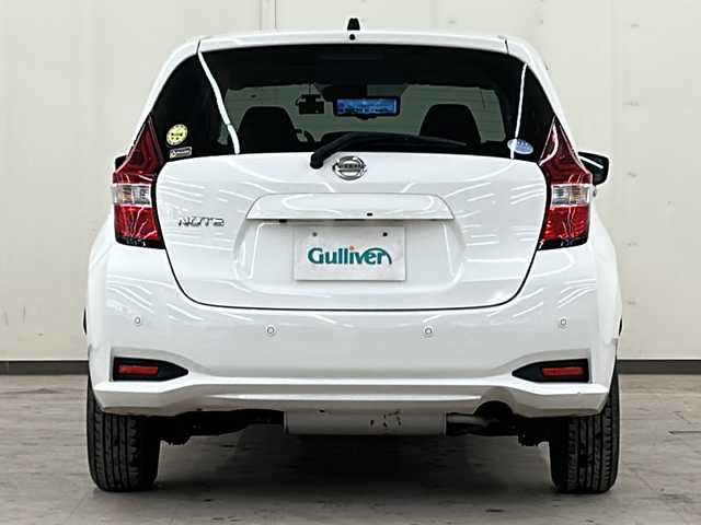 日産 ノート X FOUR スマートセーフティED 道央・札幌 2017(平29)年 9.4万km ホワイト /バックカメラ//プッシュスタート//純正フロアマット//コーナーセンサー//横滑り防止装置//レーンアシスト//DVDナビ//ワンセグテレビ