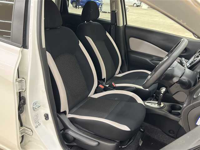 日産 ノート X FOUR スマートセーフティED 道央・札幌 2017(平29)年 9.4万km ホワイト /バックカメラ//プッシュスタート//純正フロアマット//コーナーセンサー//横滑り防止装置//レーンアシスト//DVDナビ//ワンセグテレビ