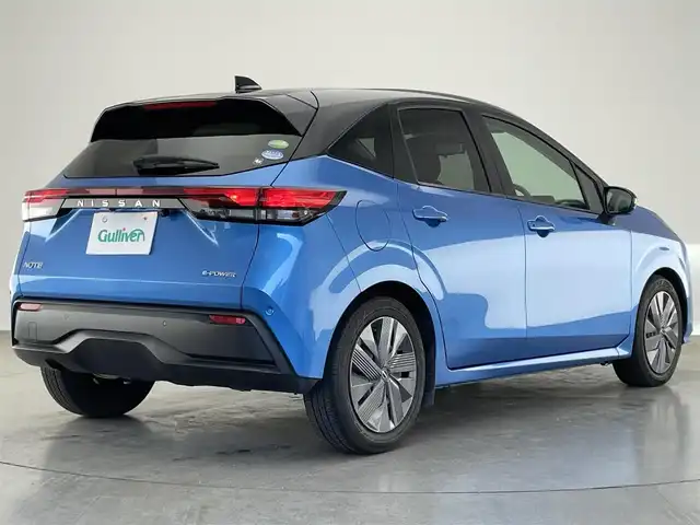 日産 ノート X 愛知県 2021(令3)年 5万km ビビットブルー / スーパーブラック 2トーン 純正９型ディスプレイナビ　フルセグＴＶ　ＨＤＭＩ　カープレイ対応　全方位カメラ　デジタルインナーミラー　エマージェンシーブレーキ　衝突軽煙装置　ＬＥＤオートライト　純正ドラレコ　ワイヤレス充電　電動パーキングブレーキ　フォグランプ　コーナーセンサー　BSM　禁煙車