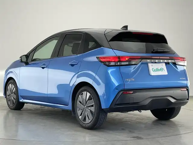日産 ノート X 愛知県 2021(令3)年 5万km ビビットブルー / スーパーブラック 2トーン 純正９型ディスプレイナビ　フルセグＴＶ　ＨＤＭＩ　カープレイ対応　全方位カメラ　デジタルインナーミラー　エマージェンシーブレーキ　衝突軽煙装置　ＬＥＤオートライト　純正ドラレコ　ワイヤレス充電　電動パーキングブレーキ　フォグランプ　コーナーセンサー　BSM　禁煙車