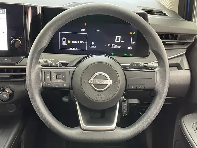 日産 ノート X 愛知県 2021(令3)年 5万km ビビットブルー / スーパーブラック 2トーン 純正９型ディスプレイナビ　フルセグＴＶ　ＨＤＭＩ　カープレイ対応　全方位カメラ　デジタルインナーミラー　エマージェンシーブレーキ　衝突軽煙装置　ＬＥＤオートライト　純正ドラレコ　ワイヤレス充電　電動パーキングブレーキ　フォグランプ　コーナーセンサー　BSM　禁煙車
