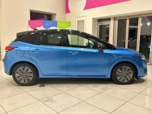 日産 ノート X 埼玉県 2021(令3)年 5万km ビビットブルー / スーパーブラック 2トーン エマージェンシーブレーキ/純正９型ディスプレイナビ/ BT/USB/フルセグ/ＨＤＭＩ/カープレイ/全方位カメラ/デジタルインナーミラー/LEDオートライト/純正ドラレコ/ワイヤレス充電/電動パーキングブレーキ/コーナーセンサー/ETC2.0/スマートキー/禁煙車