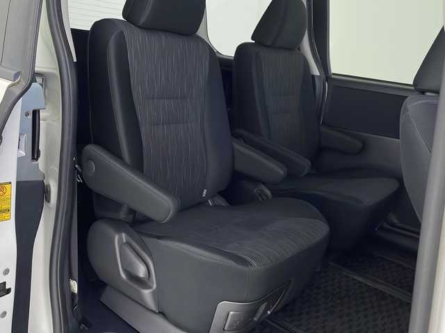 トヨタ ノア Si 沖縄県 2012(平24)年 8.1万km ホワイトパールクリスタルシャイン 純正ナビ(NSZT-W61G)/(フルセグＴＶ　ＤＶＤ再生　ＢＴ接続)/パワースライドドア　/前後ドライブレコーダー　/パドルシフト　/ＨＩＤオートライト　/フォグランプ　/電動格納ウィンカーミラー　/ドアバイザー　/ステアリングスイッチ